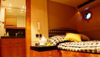 SUNNY HILL -  Double Cabin